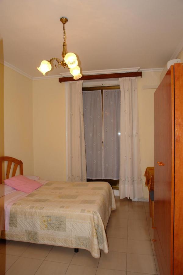 Hostal Dos Naciones Madrid Kamer foto
